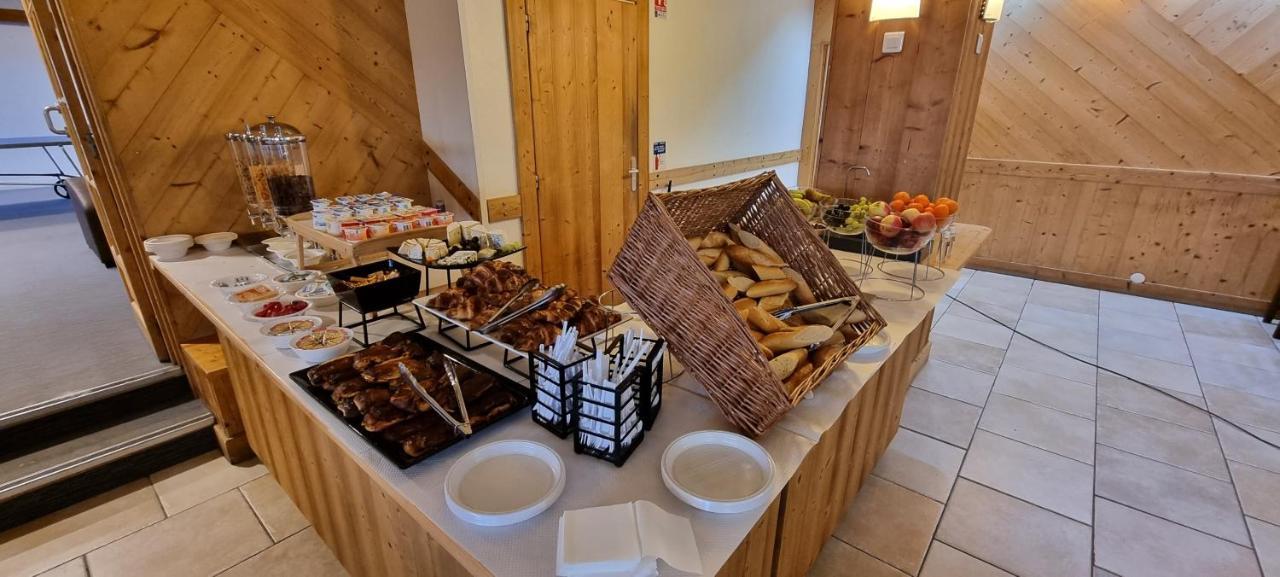 Hotel La Belle Aurore Alpe d'Huez ภายนอก รูปภาพ